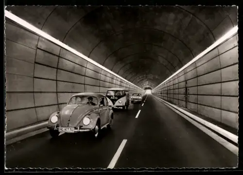 AK Rendsburg, Auto Volkswagen Käfer und VW-Transporter im Strassentunnel unter dem Nord-Ostsee-Kanal