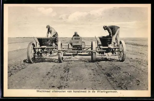 AK Wieringermeer, Machinaal uitstrooien van kunstmest in de Wieringermeer