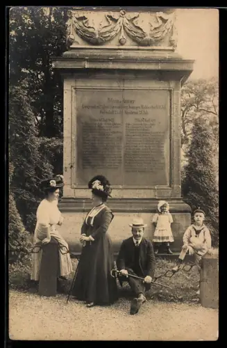 Foto-AK Helmstadt /Bayern, Gedenksäule des Mainfeldugs
