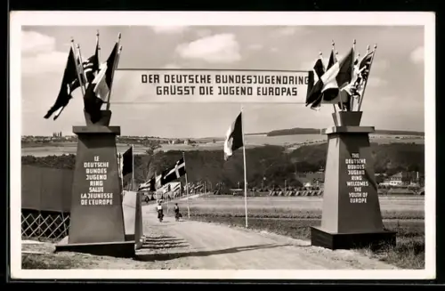 AK Deutscher Bundesjugendring, Einlass mit vielen europäischen Nationalflaggen