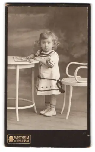 Fotografie Wertheim, Berlin, Leipzigerstr., Portrait von Hilde Müller