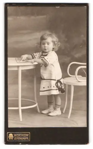 Fotografie Wertheim, Berlin, Leipzigerstr., Portrait von Hilde Müller