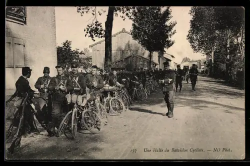 AK Camp-de-Mailly, Une Halte du Bataillon cycliste
