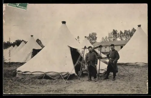 AK Camp à Auvours, Intérieur