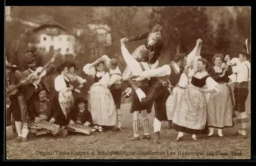 AK Tiroler Konzert- und Schuhplatttänzergesellschaft Lex Höpperger beim Volkstanz