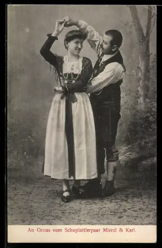 AK Paar in Trachten beim Schuhplattler-Volkstanz