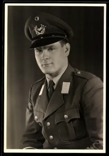Foto-AK Wunstorf, Soldat der Bundeswehr in Uniform, Portrait, 1958