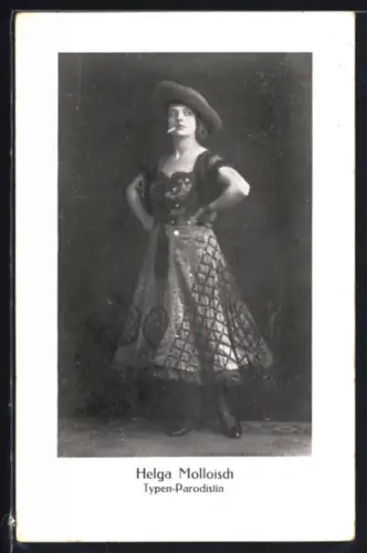 AK Helga Molloisch, Typen-Parodistin, Portrait mit Zigarette