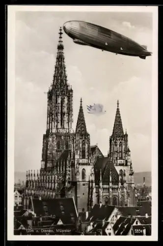 AK Ulm a. Donau, Zeppelin über dem Münster