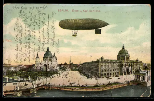 AK Berlin, Ballon im Fluge über dem Königlichen Schloss