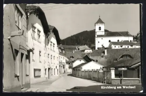 AK Kirchberg am Wechsel, Strassenansicht mit Kirche