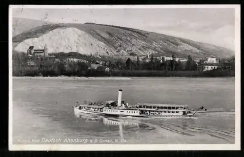 AK Bad Deutsch-Altenburg a. d. Donau, Dampfer vor Ortsansicht