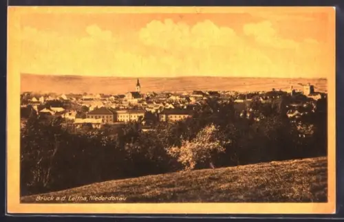 AK Bruck a. d. Leitha, Panorama mit Kirche