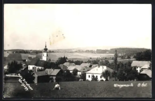 AK Ungenach /O. Öst., Panorama mit Kirche