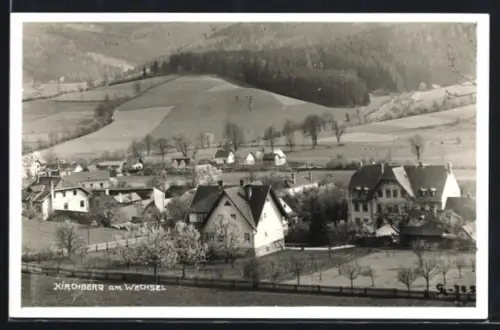 AK Kirchberg am Wechsel, Panorama mit Häusern und Hügellandschaft