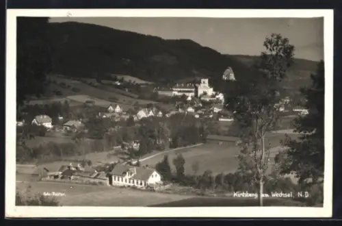 AK Kirchberg am Wechsel, Panorama mit Kirche und Ort