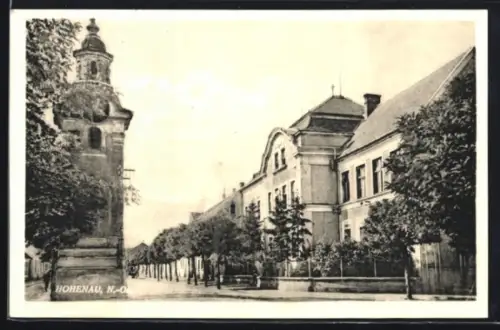 AK Hohenau /N.-Ö., Strasse mit Kirche