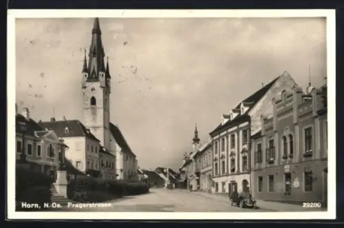 AK Horn /N.-Öe., Pragerstrasse mit Kirche