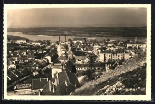 AK Hainburg a. D., Panorama mit Donau und Stadtansicht