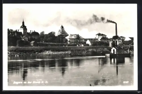 AK Angern an der March, Ortsansicht mit Fluss, Fabrik und Kirche