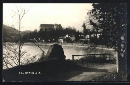 AK Grein /O.Ö., Ortspanorama mit Schloss und Kirche am Fluss