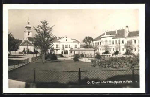 AK Gross-Enzersdorf, Hauptplatz mit Park, Kirche