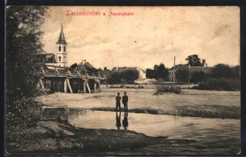 AK Lanzenkirchen a. Aspangbahn, Brücke, Kirche, Panorama mit Flusspartie
