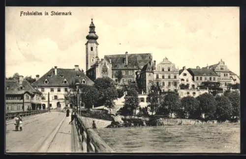 AK Frohnleiten /Steiermark, Panorama mit Kirche, Brücke und Fluss, Ortspartie