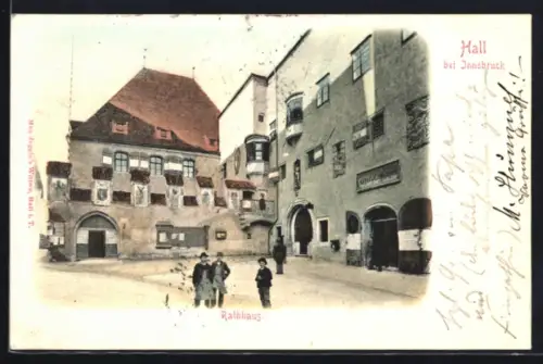 AK Hall bei Innsbruck, Partie am Rathaus, Junge Burschen mit Schürzen