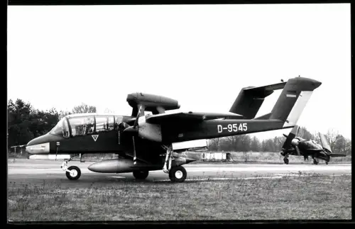 Fotografie Rockwell OV-10 Bronco Zielschleppflugzeug Kennung D-9545, Schiessplatzstaffel in Lübeck-Blankensee
