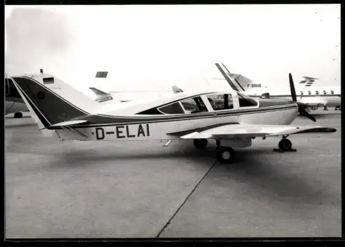 Fotografie Flugzeug Einmotoriger Niiederdecker Kennung D-ELAI