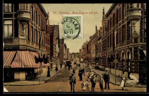 AK St.-Nicolas Rue Prince Albert mit Leuten