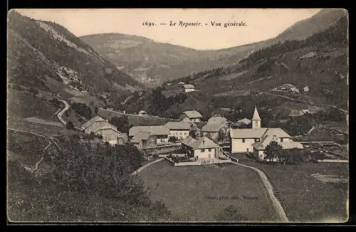 AK Le Reposoir, Vue générale, l`église