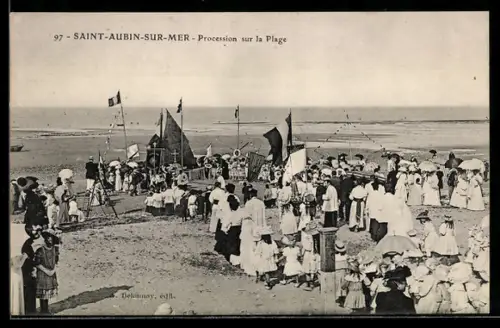 AK Saint-Aubin-sur-Mer, Procession sur la Plage