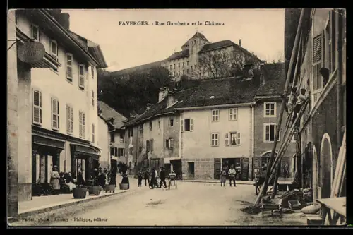 AK Faverges, Rue Gambetta et le Château