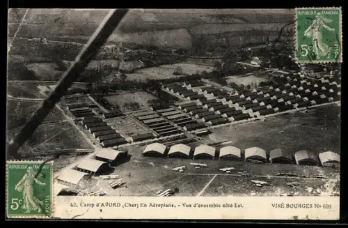 AK Avord /Cher, Camp d`Avord, Vue d`ensemble côté Est, En Aéroplane