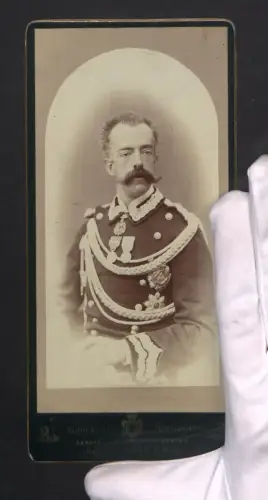 Fotografie Fotografia Montabone, Genova, Amédéo de Savoie-Aoste in Uniform mit Orden