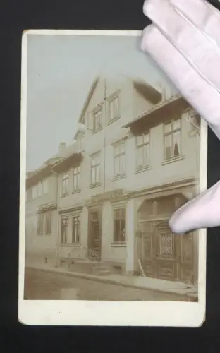 Fotografie C. Köhler, Ilsenburg, Mühlenstrasse 8, Ansicht Derenburg, Ratsapotheke 1902, Inh. Otto Steffens