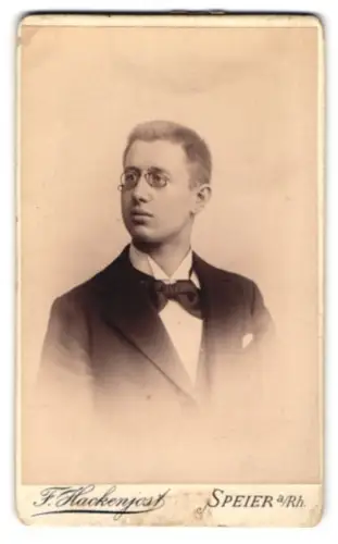 Fotografie F. Hackenjost, Speier am Rhein, Porträt von Heinrich, geb. 15. Juli 1844