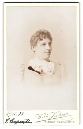 Fotografie Wilh. Köhnen, Altona, Reichenstrasse 2, Porträt von S. Serpenten 1900