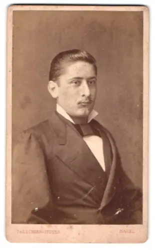 Fotografie Taeschler-Signer, Basel, Steinenthorberg 20, C. Hauser als Student