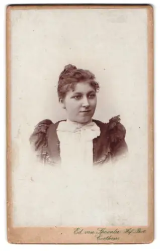 Fotografie Ed. von Spoenla, Coethen, Bärteich-Promenade 6a, Porträt von Mariechen