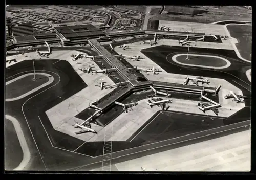 AK Amsterdam-Schiphol, Flughafen, Flugzeuge am Terminal
