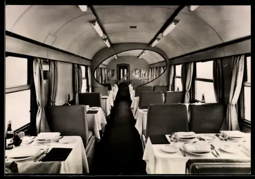 AK Innenansicht vom Mitropa-Speisewagen, Eisenbahn