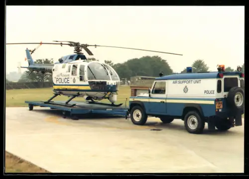 AK Wakefield, Messerschmidt Bölkow-Blohm BO-105 Hubschrauber mit Auto der West Yorkshire Police