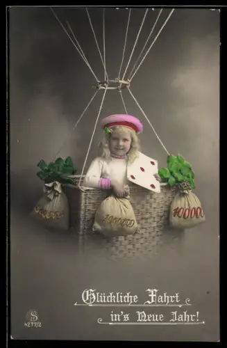 AK Mädchen im Korb von einem Fesselballon, Sandsäcke mit Geldbeträgen