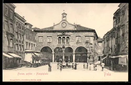 AK Pola, Forum antiko, Hauptplatz