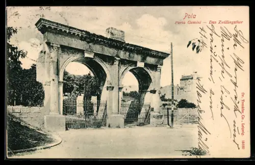 AK Pola, Das Zwillingsthor