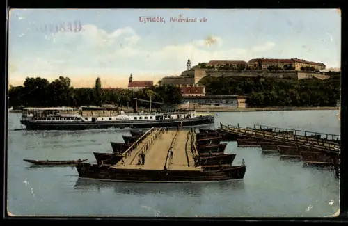 AK Ujvidék, Pétervárad vár, Schiffbrücke öffnet sich für einen Dampfer