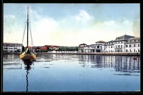 AK Brioni i. d. Adria, Hafenpartie mit Segelboot